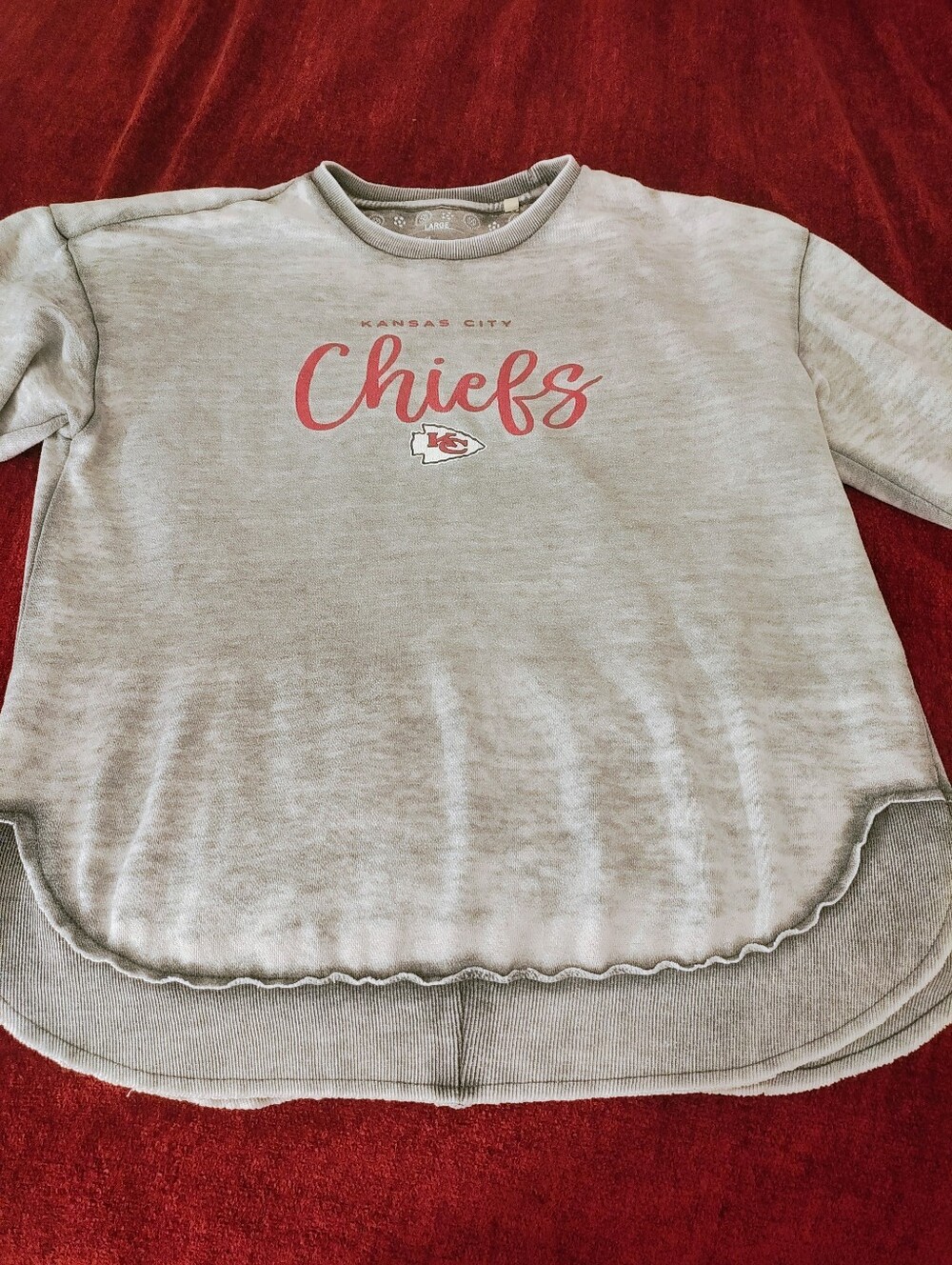 Kansas City Chiefs 4Her Women's Large Gray Layered Hem Sweatshirt NFL